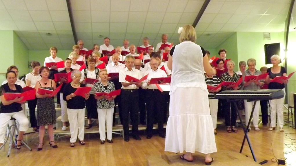 Le Chant du Thouet en concert à Varrains, Maine-et-Loire, France, sous la direction d'Emilie MISANDEAU le 7 juillet 2012