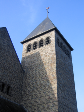 Le clocher de l'église Saint-Martin à Forrières