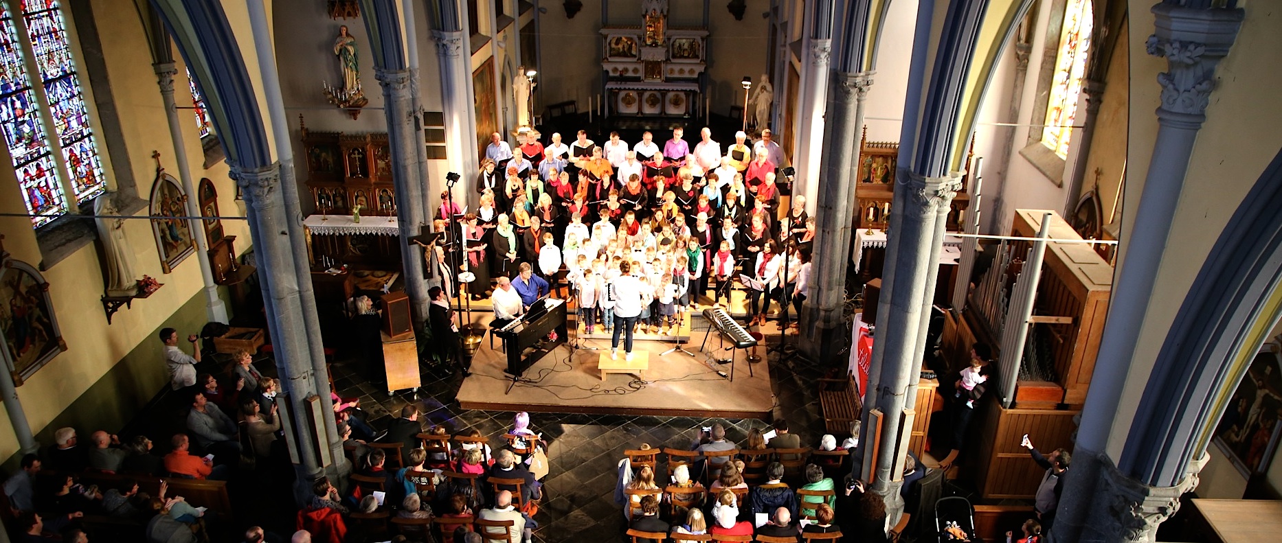 La Schola Camille Jacquemin et la chorale d'enfants de Tellin en concert à Resteigne le 12 mars 2017